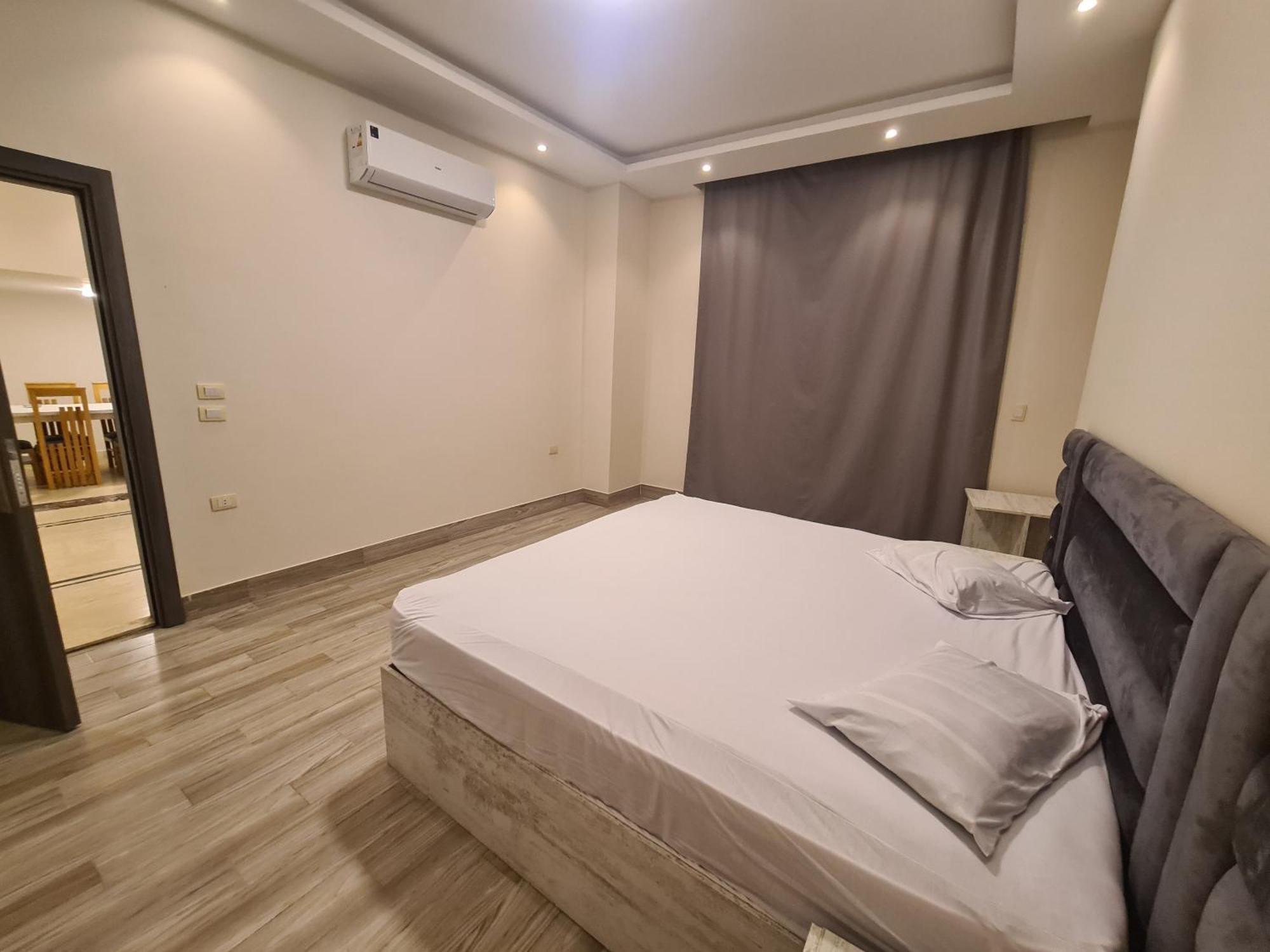 Apartment Garden 2br In Nakhil Compound *
