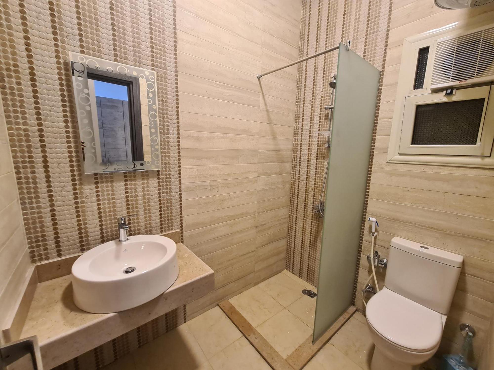 Garden 2br In Nakhil Compound Apartment *