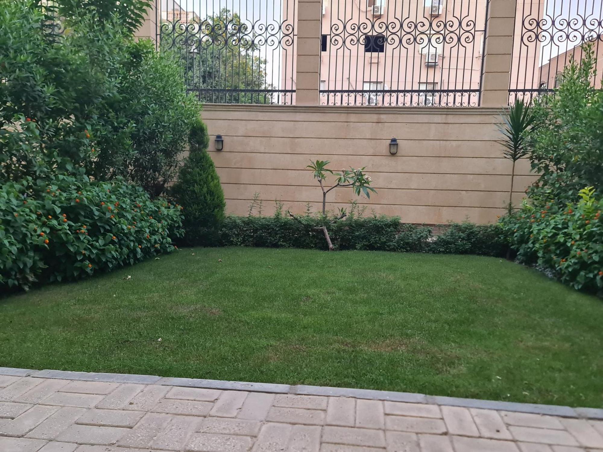Garden 2br In Nakhil Compound *